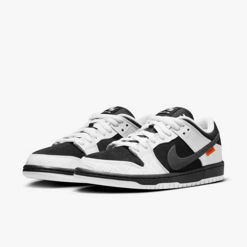 Tênis Nike Dunk Low TIGHTBOOTH