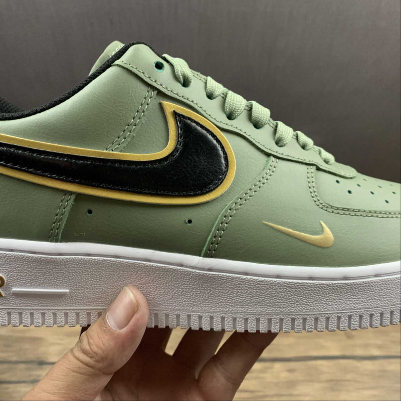 Tênis Nike Air Force 1 07 LV8 ‘Olive Gold Black’