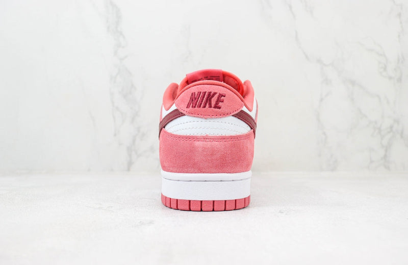 Tênis Nike SB Dunk Low ‘Valentines Day’ (2024)