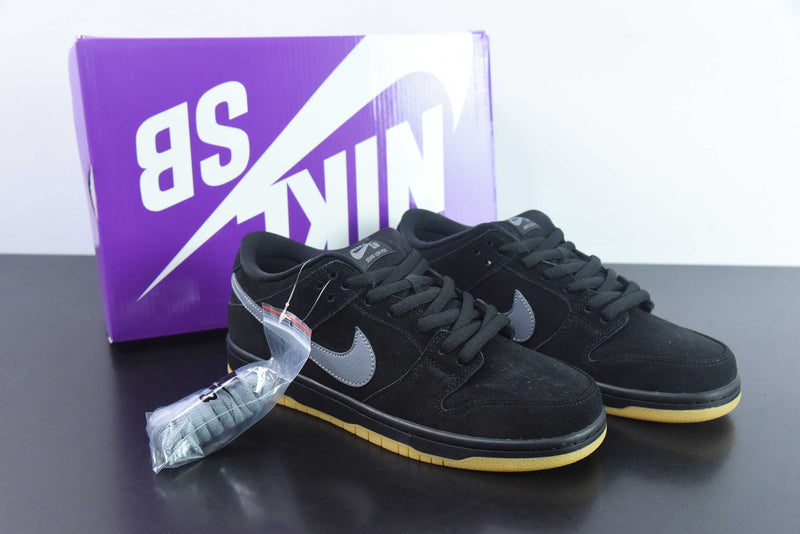 Tênis Nike SB Dunk Low ‘Black/Fog’