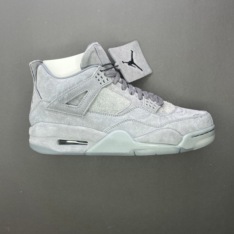 Tênis Nike Air Jordan 4 Retro Kaws Gray