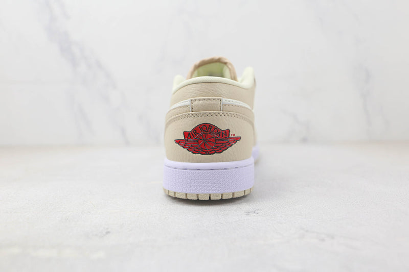 Tênis Nike Air Jordan 1 Low ‘SE Sail Rattan University Red’