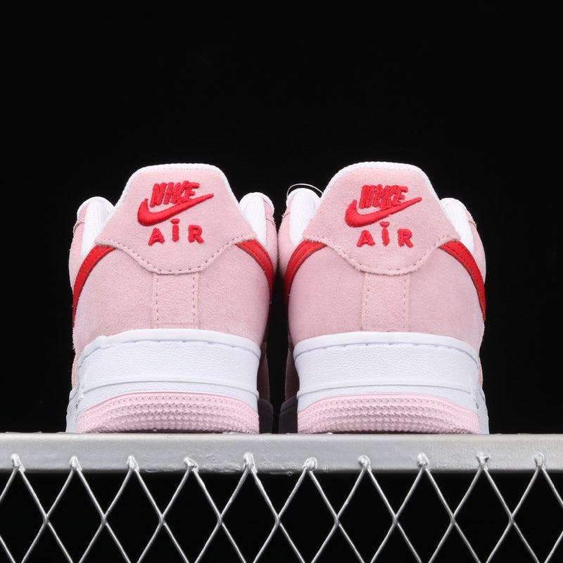 Tênis Nike Air Force 1 Low ‘Valentine’s Day Love Letter’