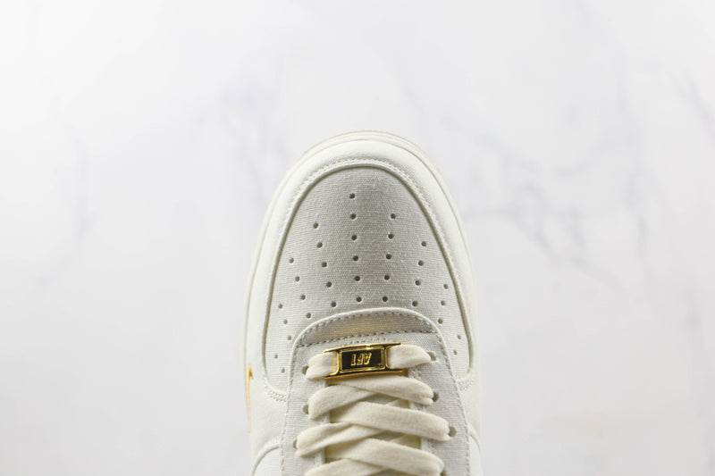 Tênis Nike Air Force 1 07 LV8 White Black Gold