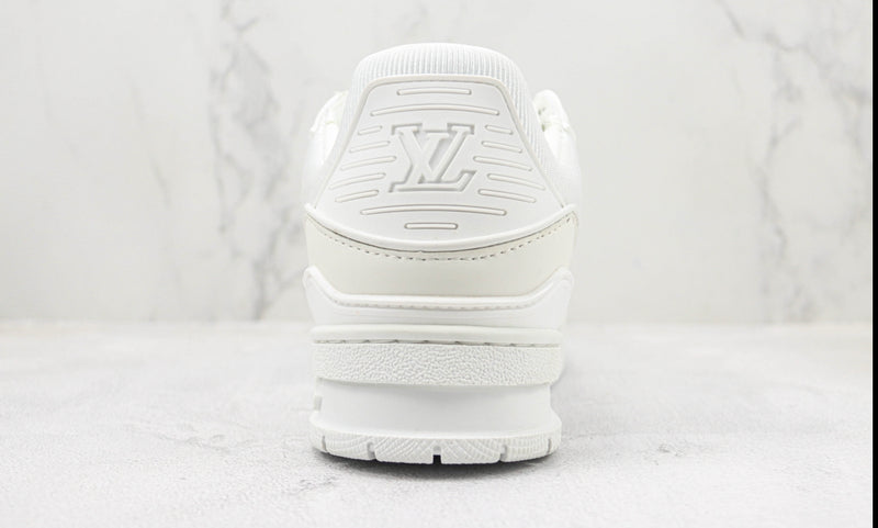 Tênis Louis Vuitton Trainer ‘Triple White’