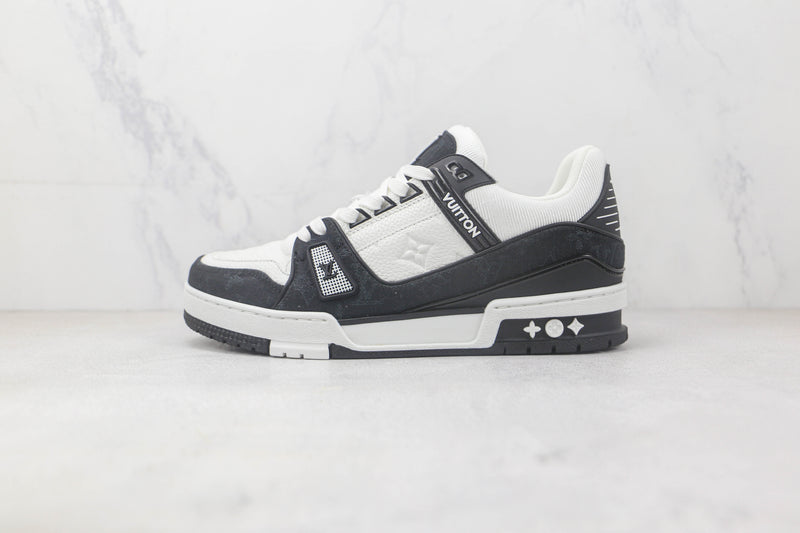 Tênis Louis Vuitton Trainer White Black