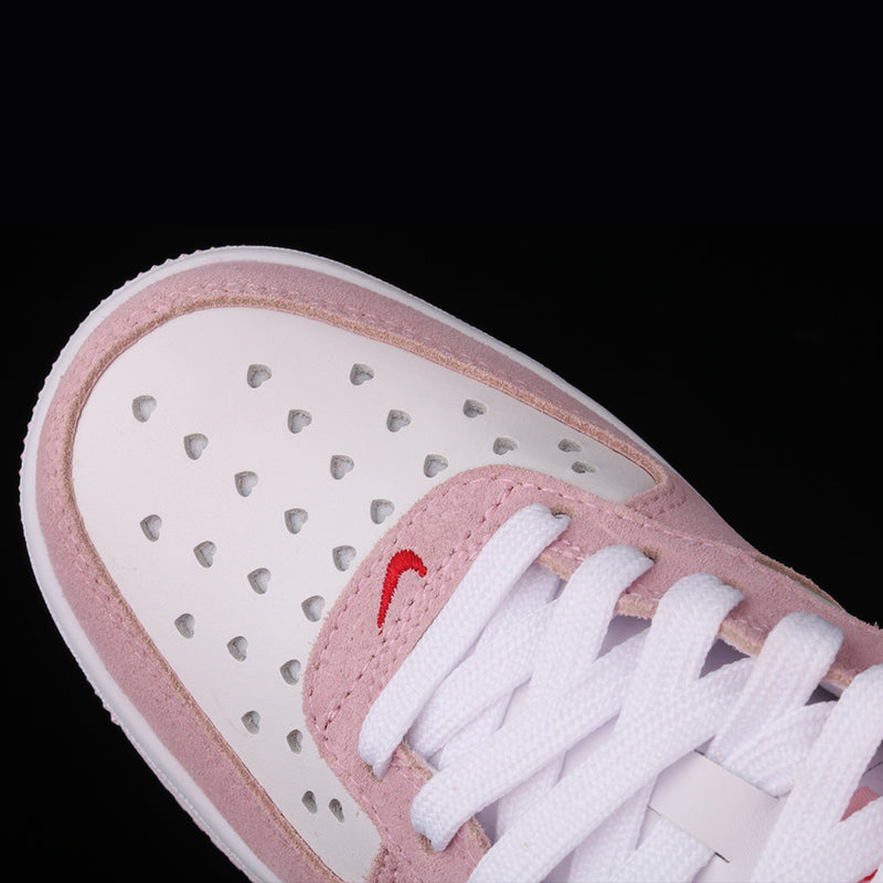 Tênis Nike Air Force 1 Low ‘Valentine’s Day Love Letter’