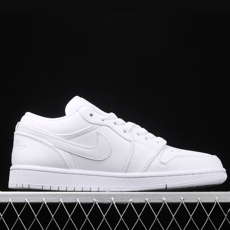 Tênis Nike Air Jordan 1 Low ‘Triple White’