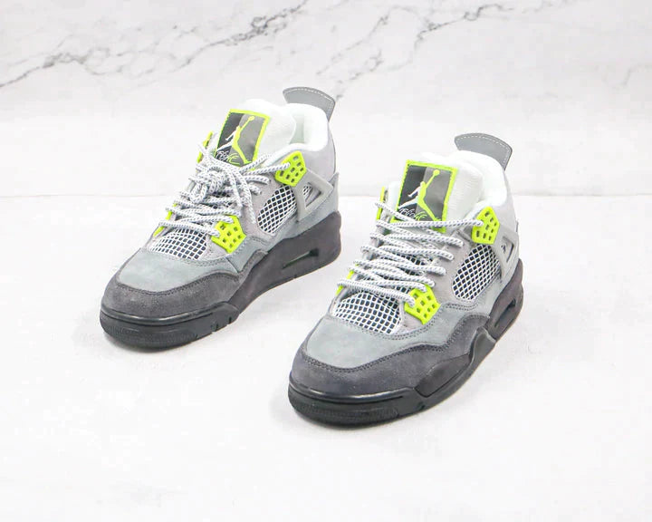 Tênis Nike Air Jordan 4 Retro Se 95 Neon