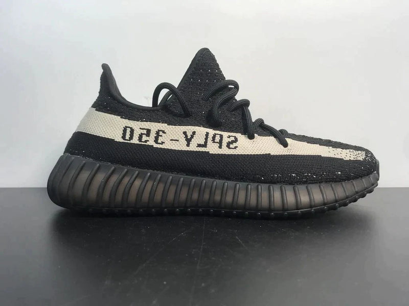 Tênis Adidas Yeezy Boost 350 V2 Oreo