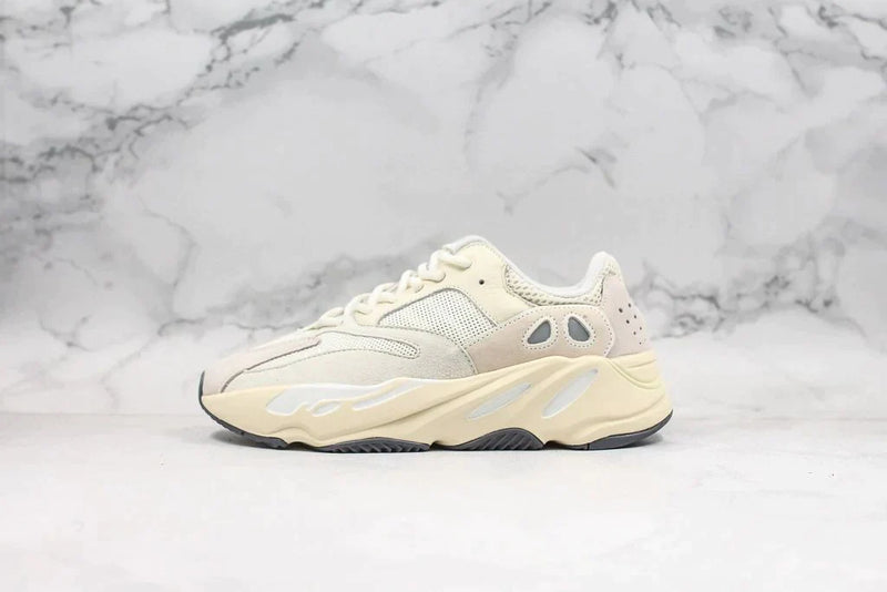 Tênis Adidas Yeezy Boost 700 Analog