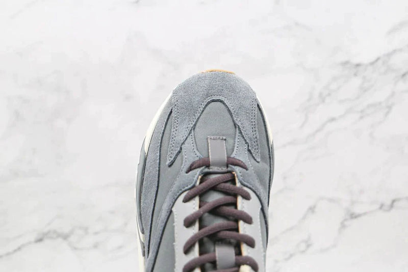 Tênis Adidas Yeezy Boost 700 Magnet