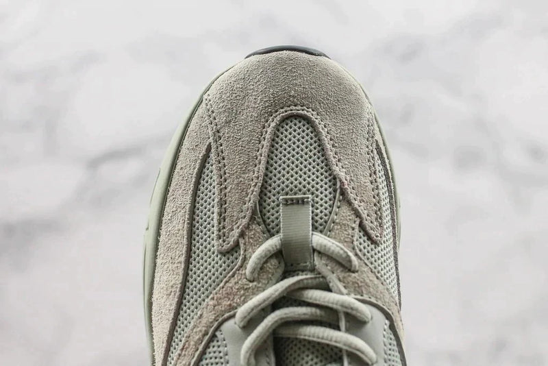 Tênis Adidas Yeezy Boost 700 Salt