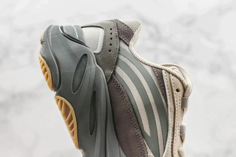 Tênis Adidas Yeezy Boost 700 Tephra