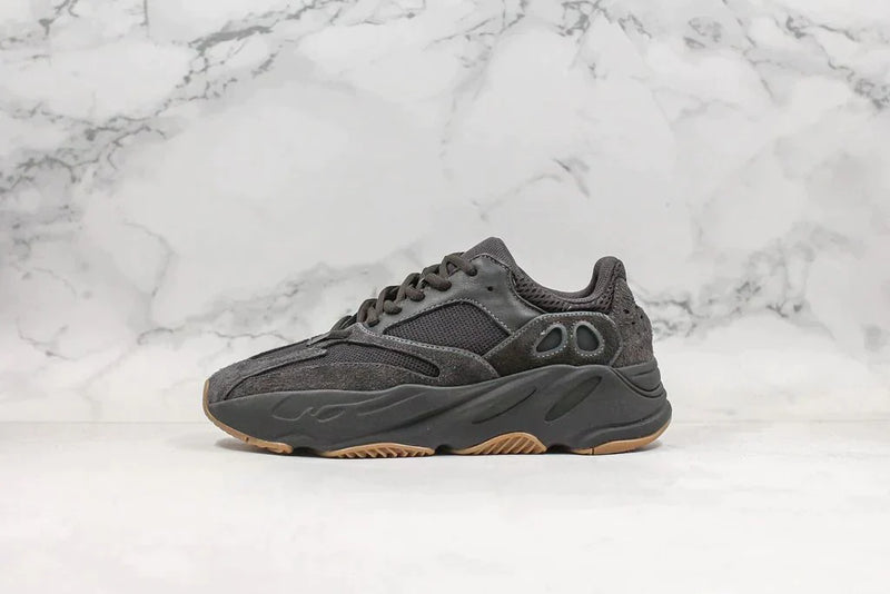 Tênis Adidas Yeezy Boost 700 Utility Black