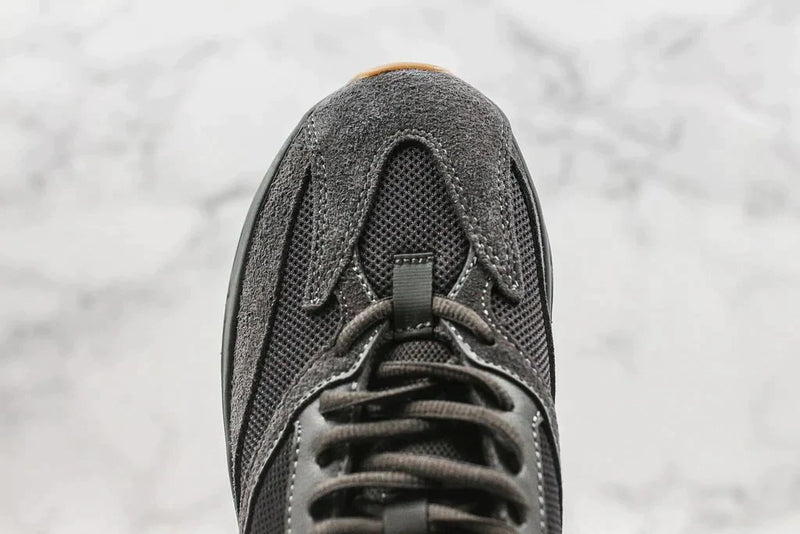 Tênis Adidas Yeezy Boost 700 Utility Black