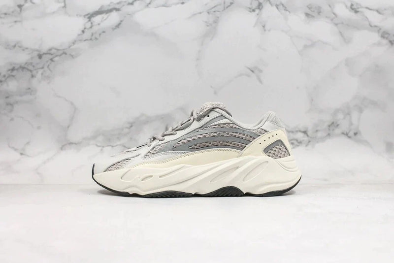 Tênis Adidas Yeezy Boost 700 V2 Static