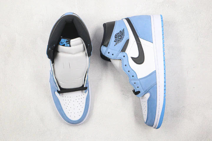 Tênis Nike Air Jordan 1 Retro High White University Blue Black