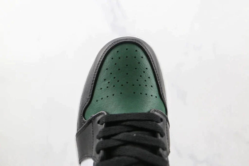 Tênis Nike Air Jordan 1 Low Green Toe