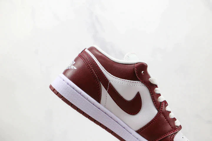 Tênis Nike Air Jordan 1 Low Team Red