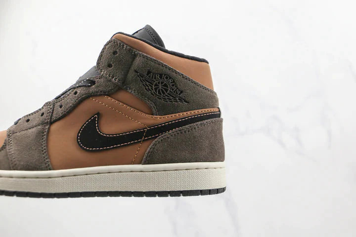 Tênis Nike Air Jordan 1 Mid Se Dark Chocolate