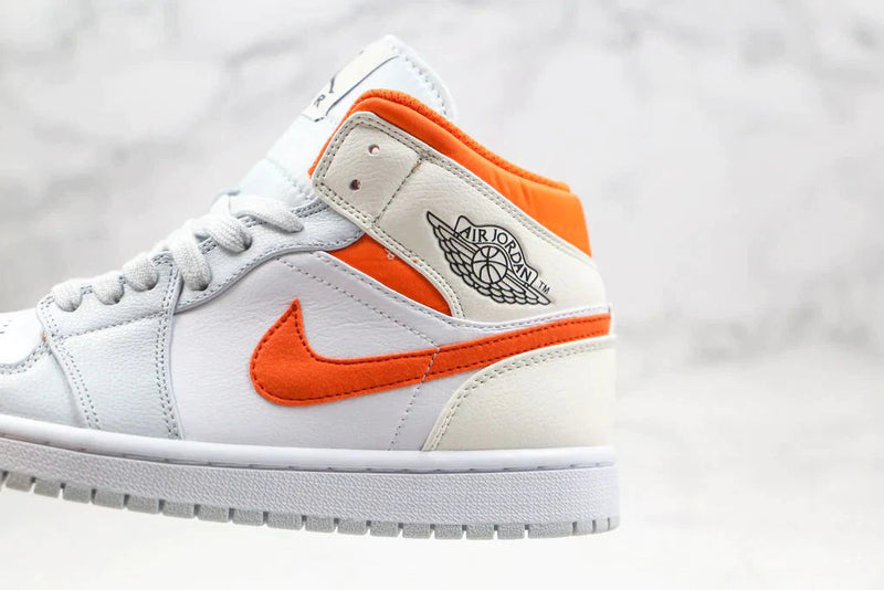 Tênis Nike Air Jordan 1 Mid Starfish Pure Platinum