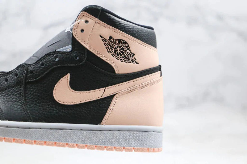 Tênis Nike Air Jordan 1 Retro High Black Crimson Tint