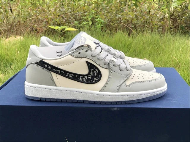 Tênis Nike Air Jordan 1 Retro Low Dior