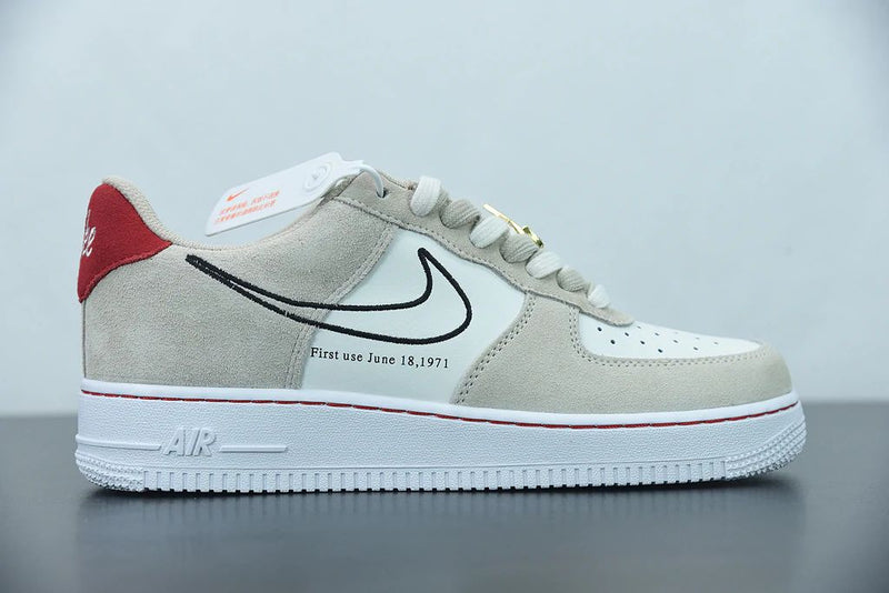 Tênis Nike Air Force 1 Low First Use Light Sail Red