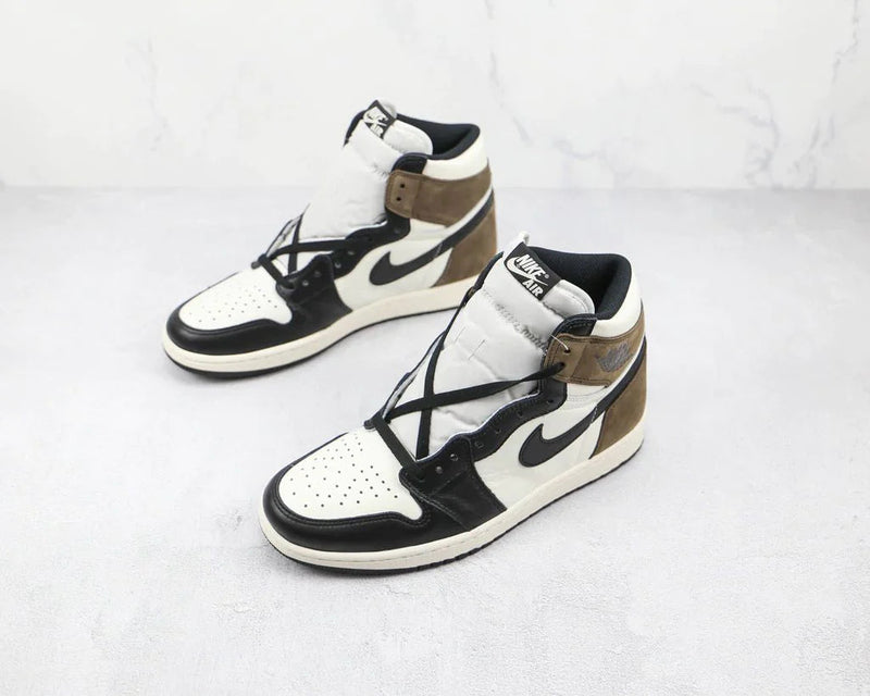 Tênis Nike Air Jordan 1 Retro High Dark Mocha