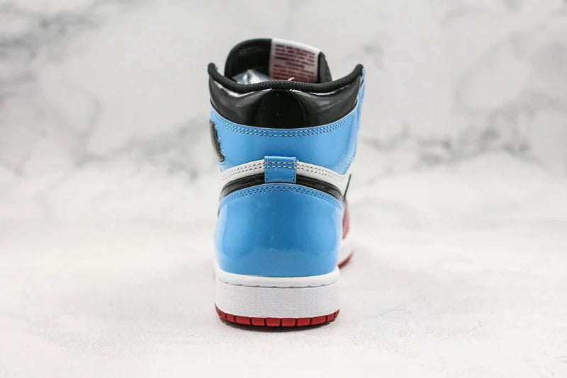 Tênis Nike Air Jordan 1 Retro High Fearless Unc Chicago