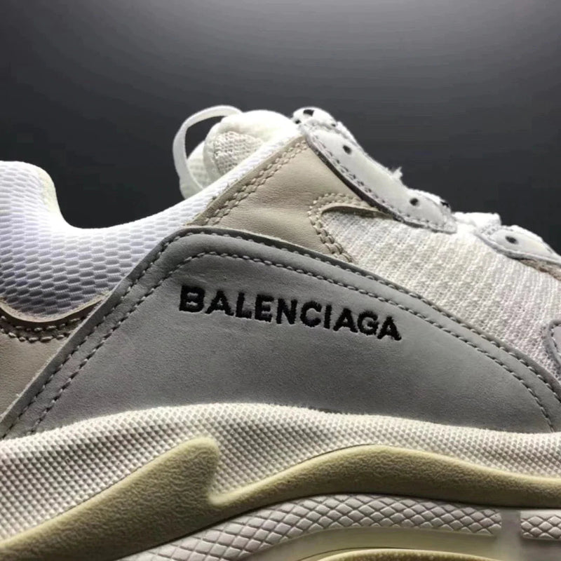 Tênis Balenciaga Triple S White