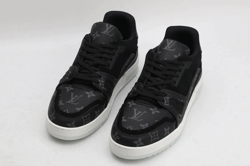 Tênis Louis Vuitton Trainer Black Monogram