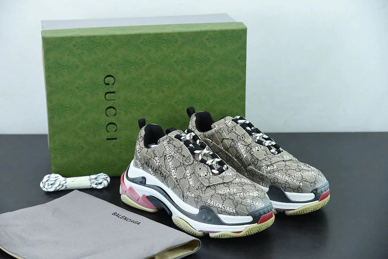 Tênis Gucci x Balenciaga The Hacker Project Triple S Beige