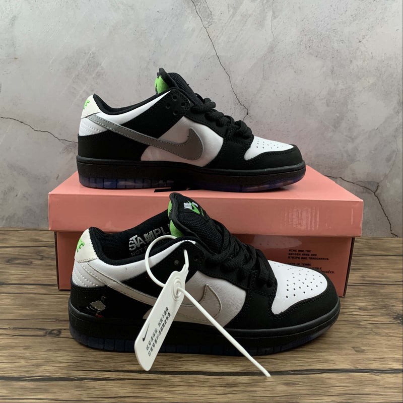 Tênis Nike SB Dunk Low Staple Panda Pigeon