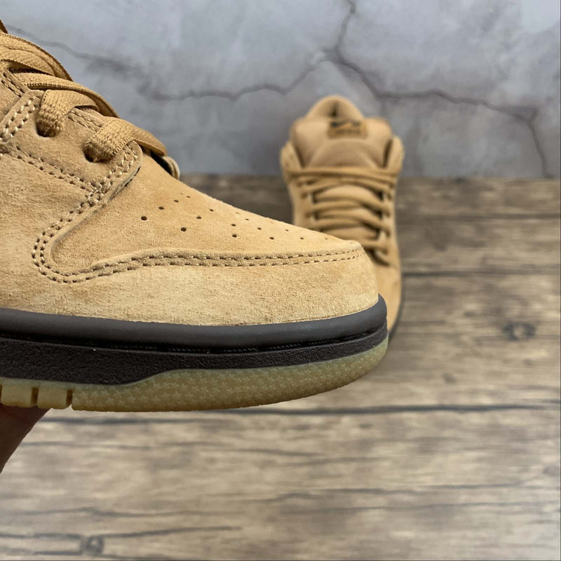 Tênis Nike SB Dunk Low Wheat