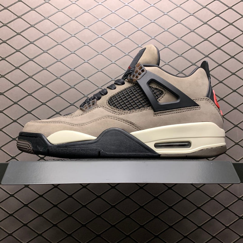 Tênis Nike Air Jordan 4 Retro X Travis Scott