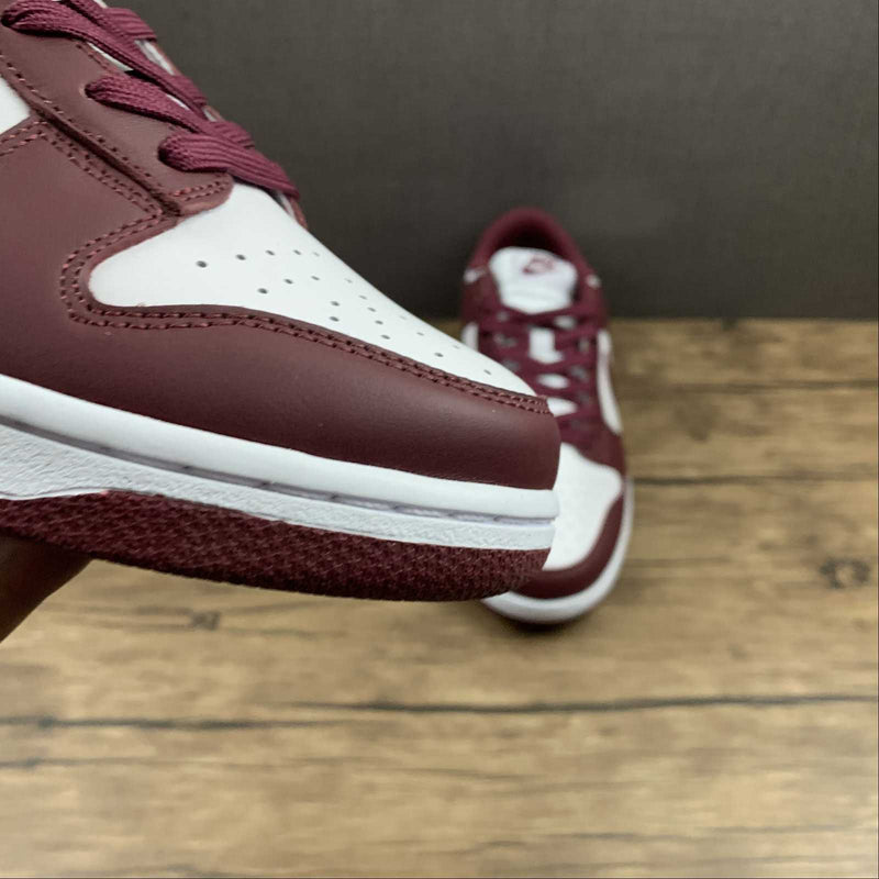 Tênis Nike SB Low Bordeaux